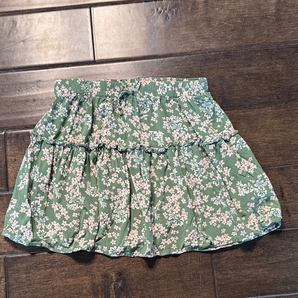 💜3/$15 Kensie Girl Floral Green Skirt - Picture 1 of 8